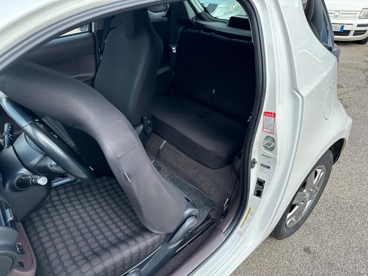 Toyota iQ 1.0 Sol