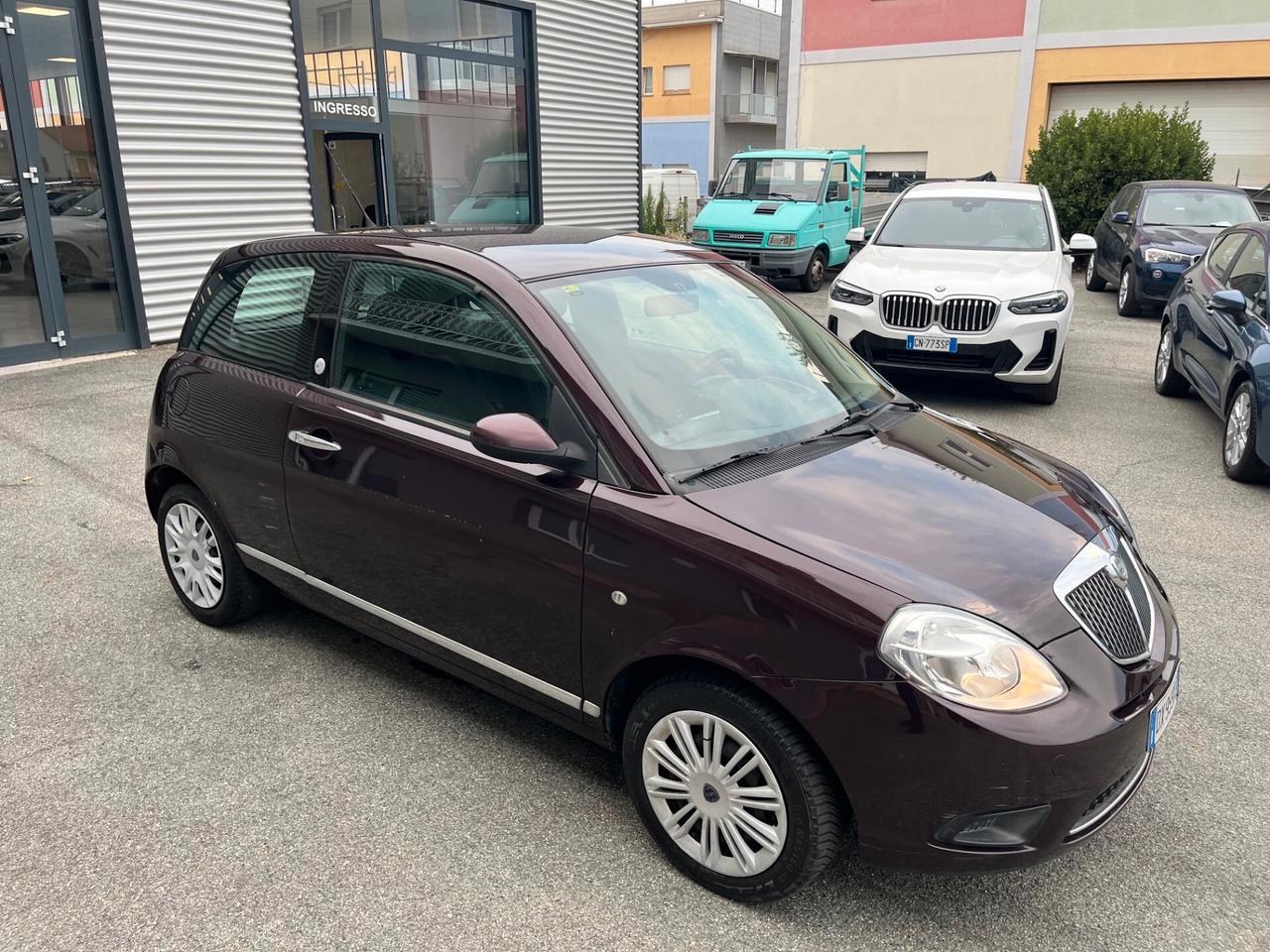 Lancia Ypsilon 1.4 Argento Ecochic GPL