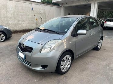 Toyota Yaris 1.0 5 porte Sol dal nord Italia 100.000 KM PERFETTA