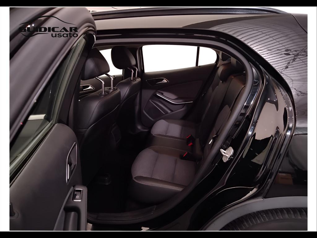 Mercedes-Benz GLA-X156 2017 - GLA 180 d Sport