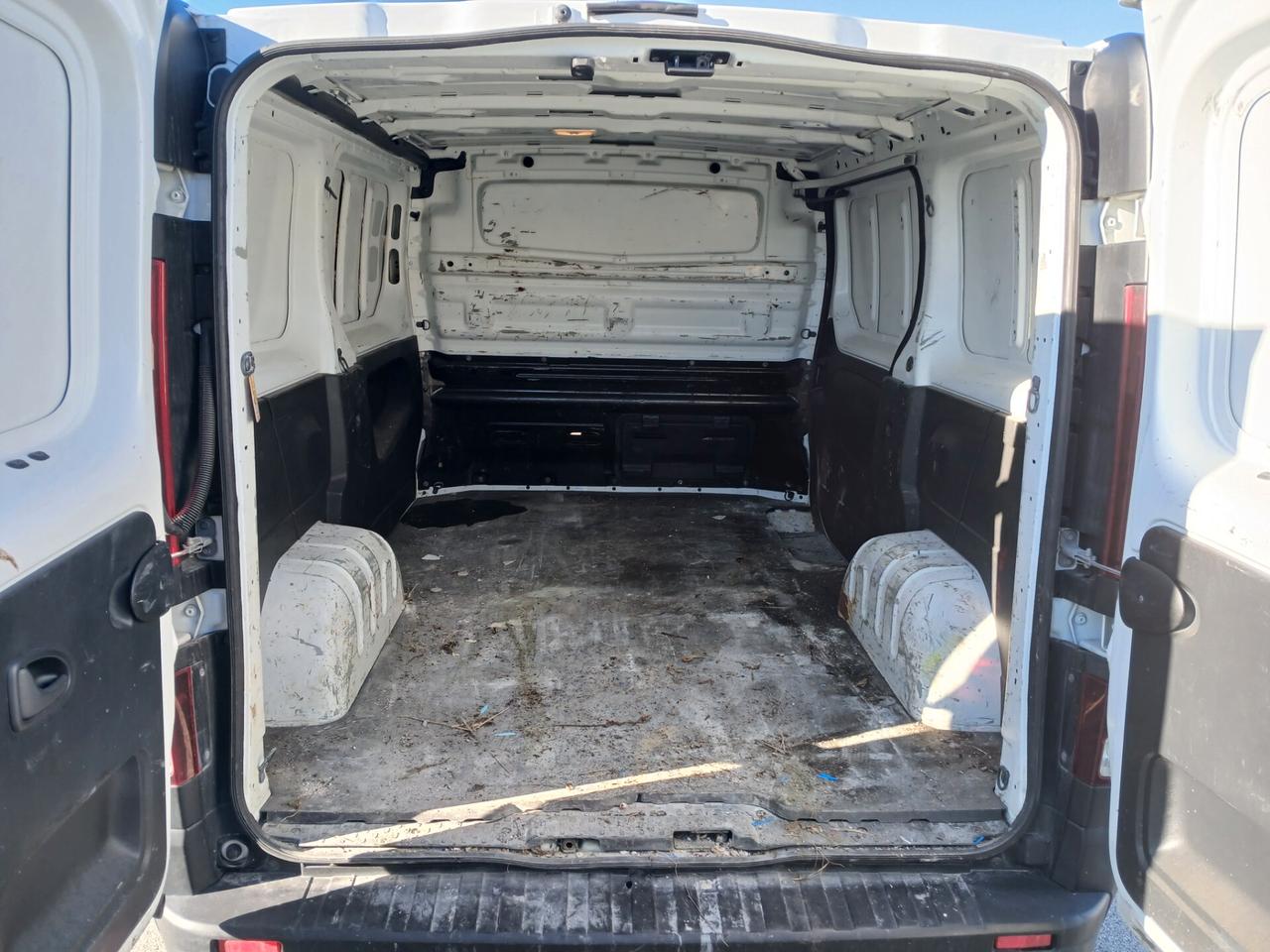 Renault TRAFIC 1.6 DCI 120 CV 2016 3 POSTI