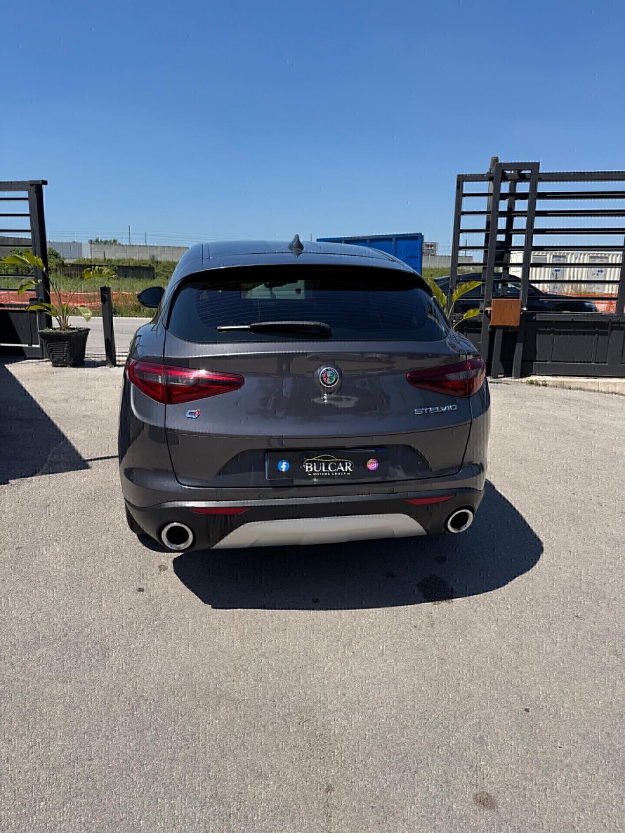 Alfa Romeo Stelvio 2.2 Turbodiesel 180 CV AT8 Q4 Business