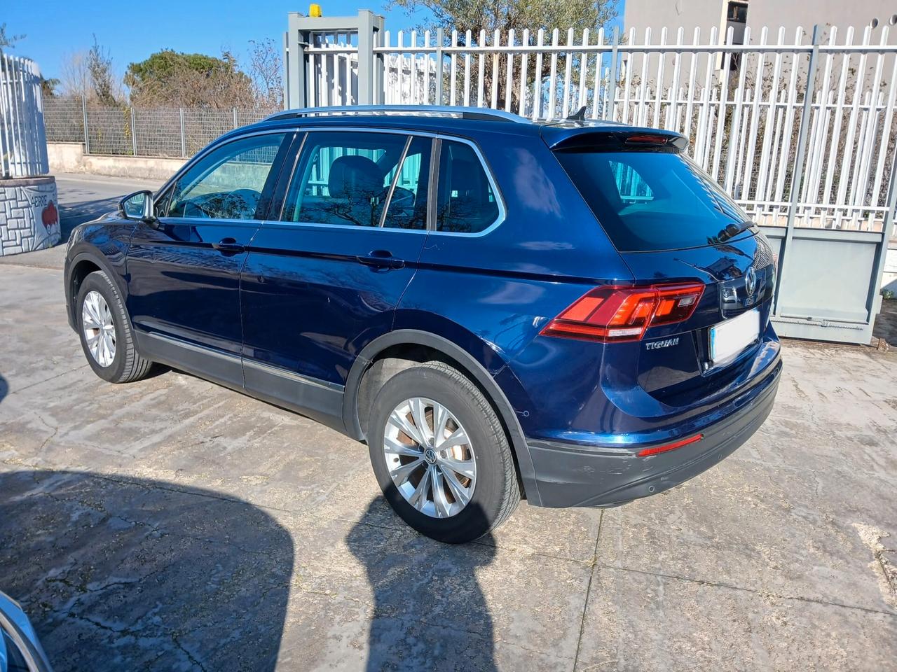 Volkswagen Tiguan 2.0 TDI SCR DSG 4MOTION Business BMT