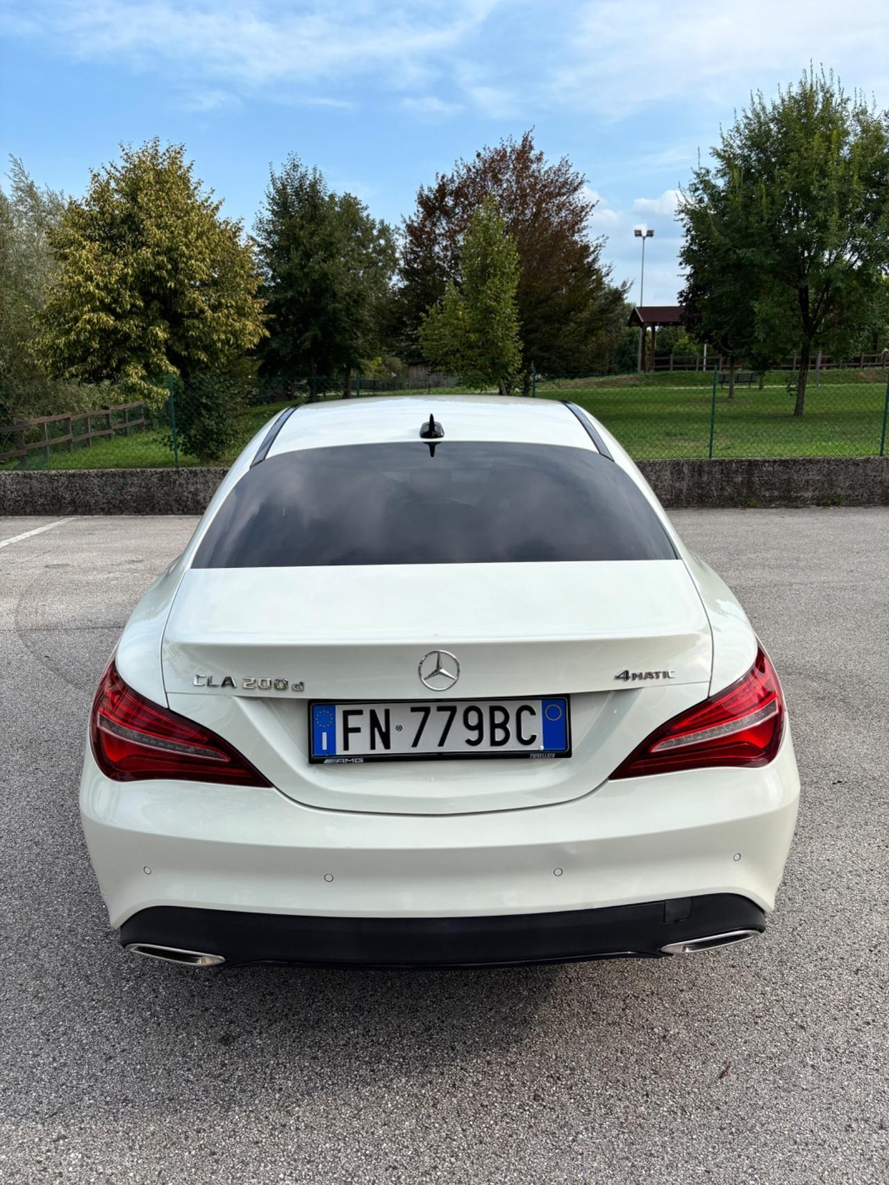 Mercedes-benz GLA 200 d Automatic Premium