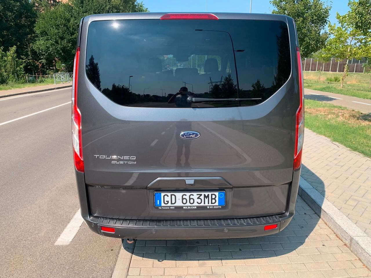Ford Tourneo Custom 320 2.0 EcoBlue 130CV aut. PL Titanium