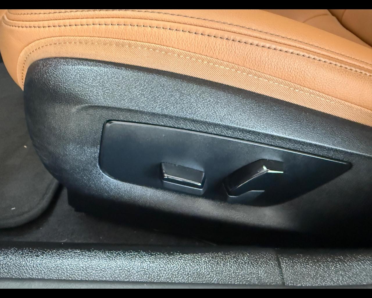BMW Serie 5(G30/31/F90) - 520d 48V xDrive Business
