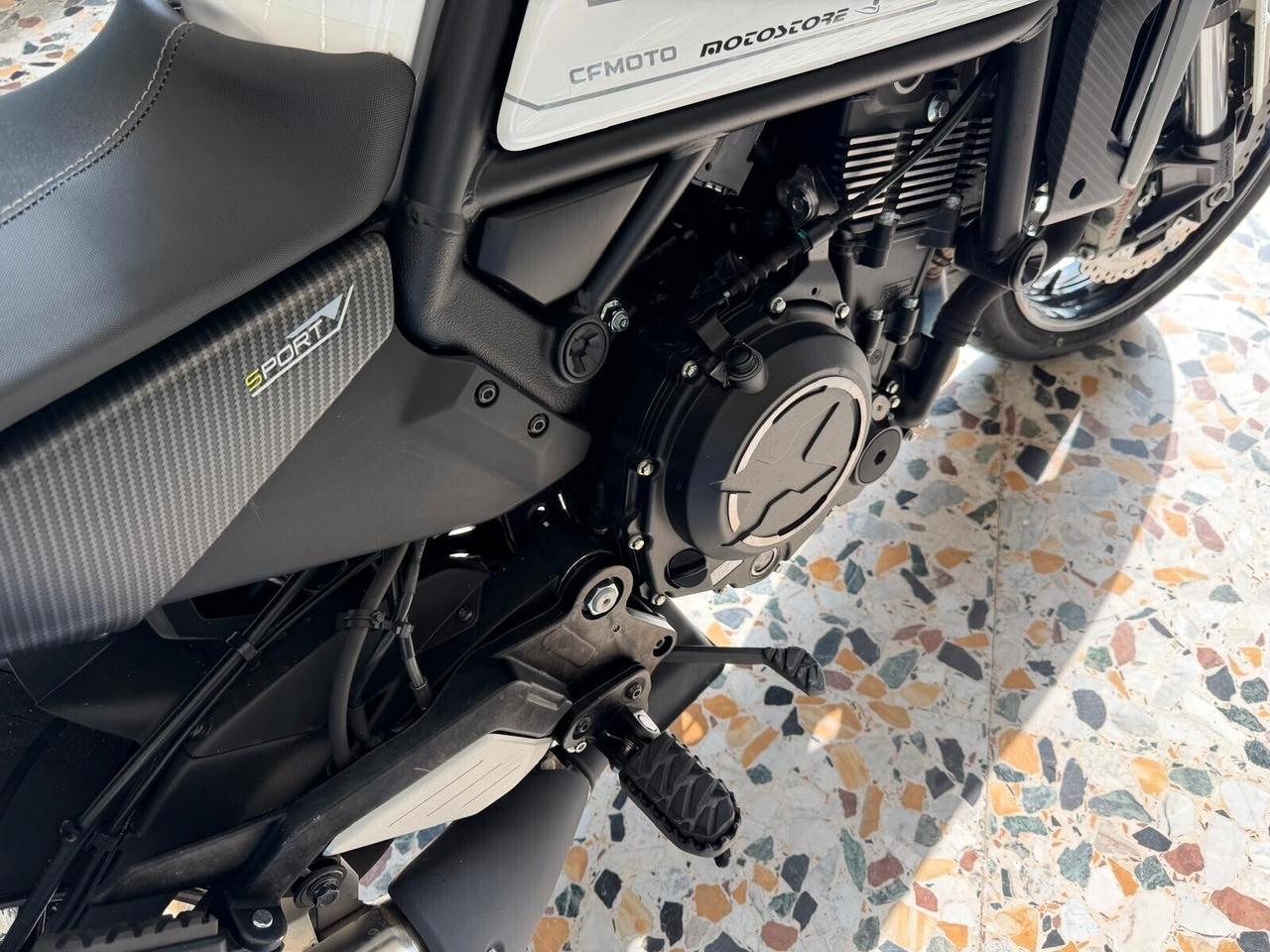 Cf Moto 700CL-X Sport