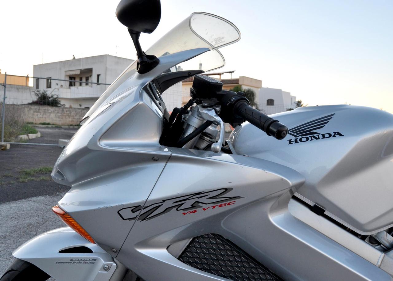 Honda VFR 800 V4 V Tech 2003