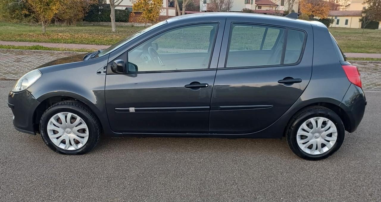 Renault Clio 1.2 16V 5 porte Luxe