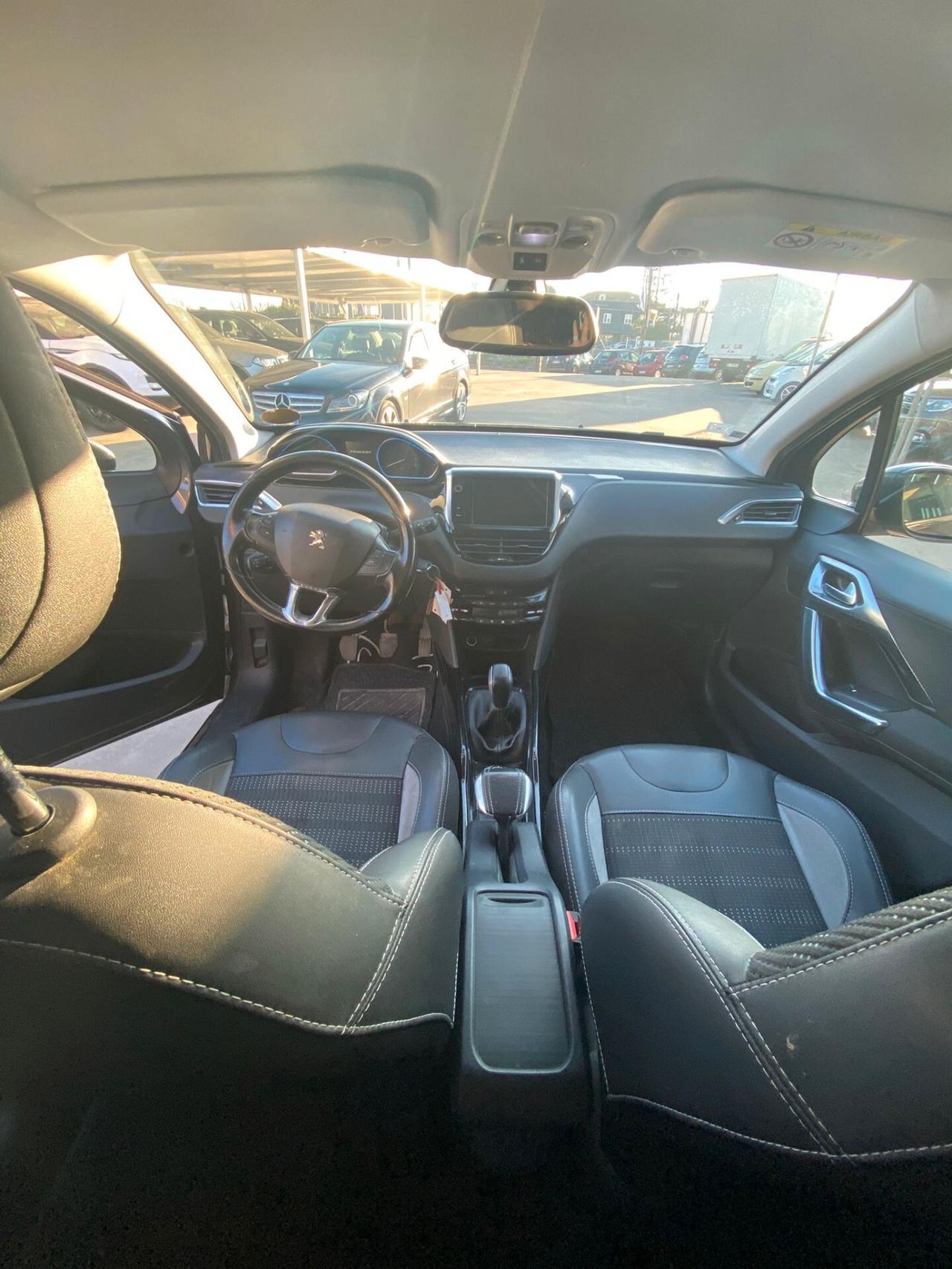 Peugeot 2008 BlueHDi 100 Black Matt