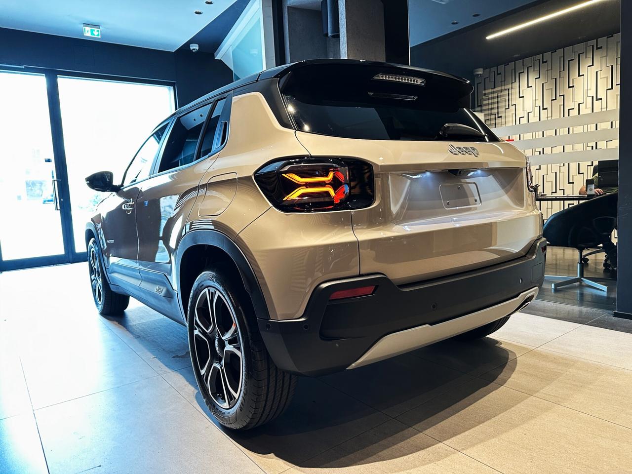 Jeep Avenger 1.2 Turbo 110 CV MHEV Summit