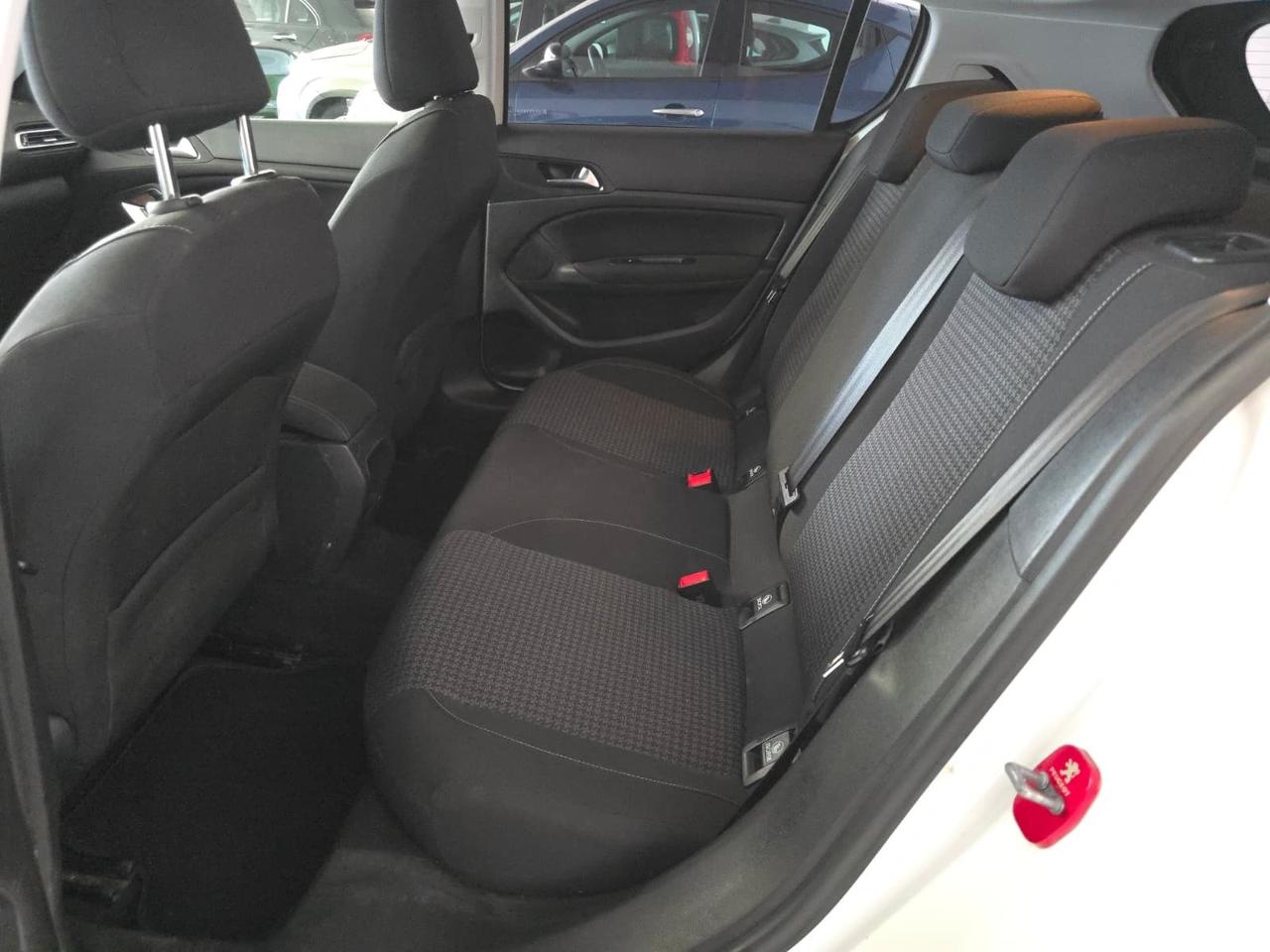 Peugeot 308 BlueHDi 100 S&S Style
