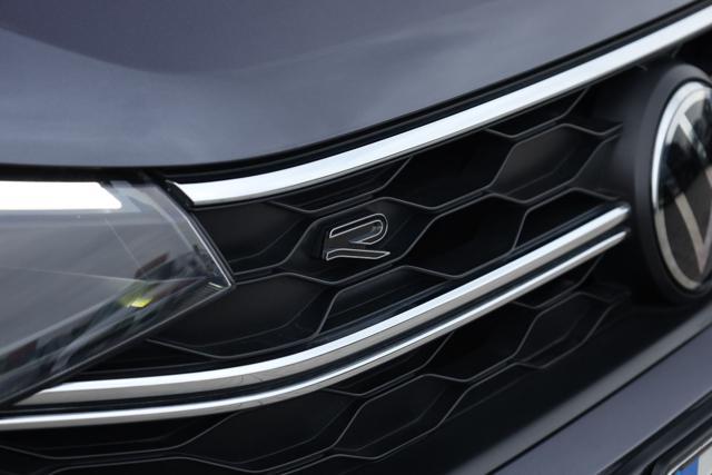 VOLKSWAGEN Taigo 1.0 TSI 115 CV TETTO DSG R-Line Prezzo Netto