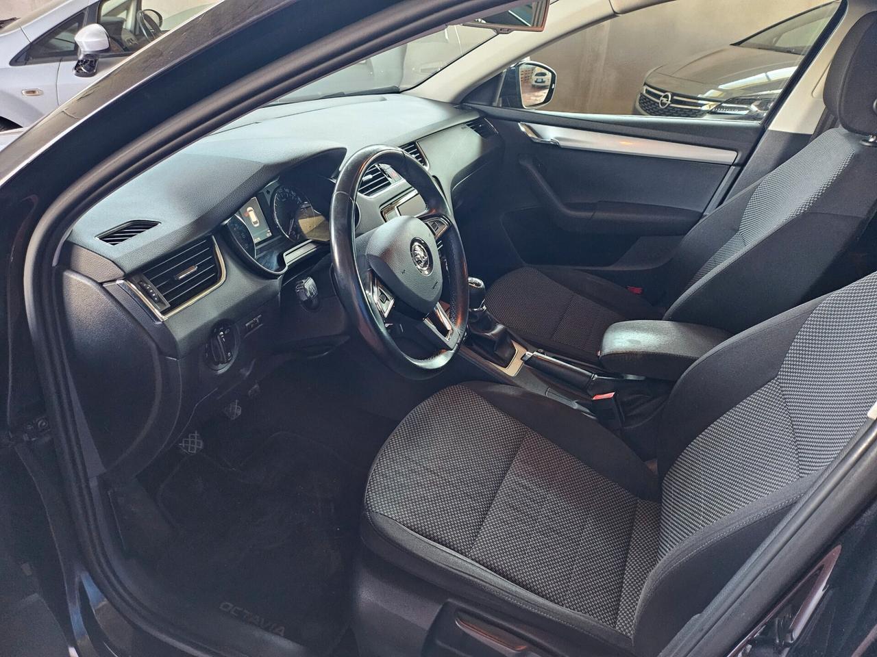 Skoda Octavia 1.6 TDI CR 110 CV Wagon Executive