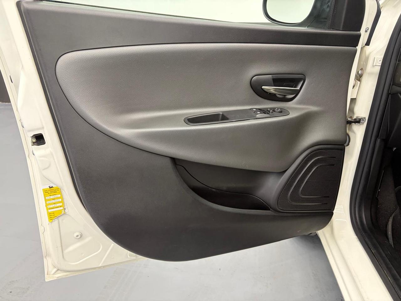 Lancia Ypsilon 0.9 TwinAir 85 CV 5 porte Metano Ecochic Gold