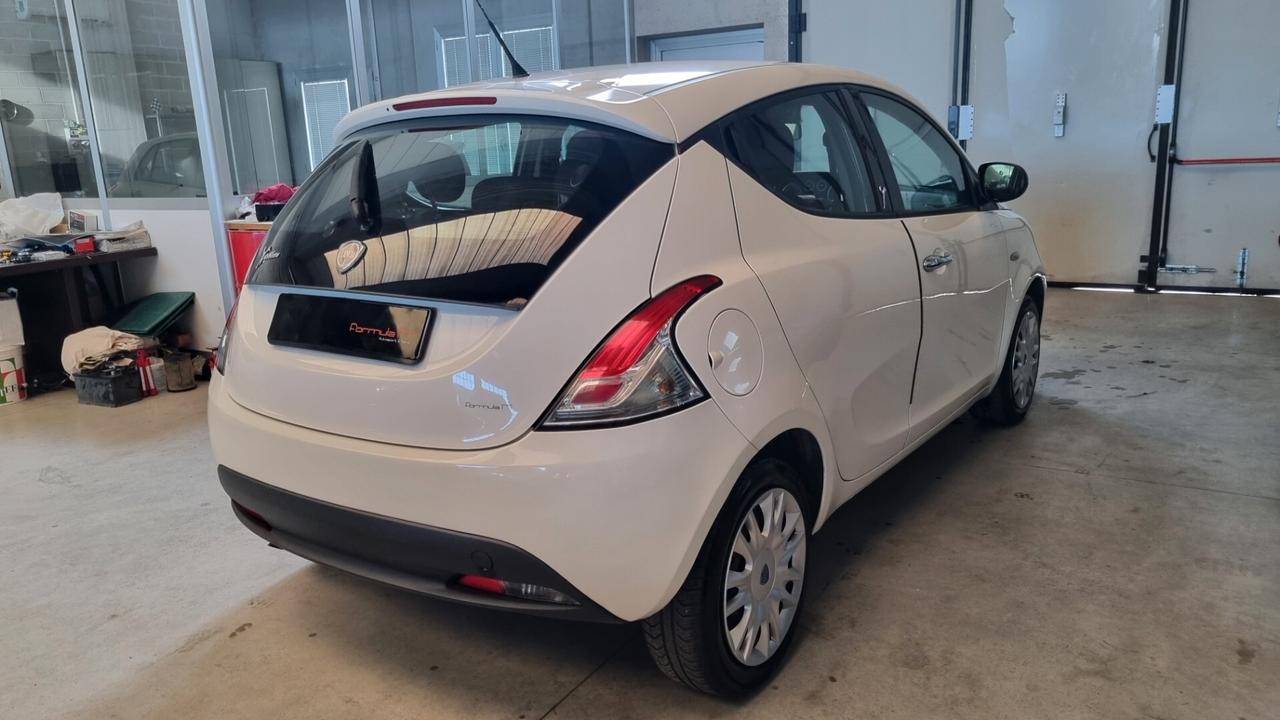 Lancia Ypsilon 1.2 69 CV 5 porte S&S Gold