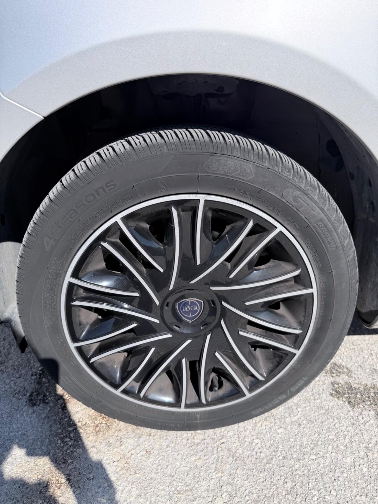 Ypsilon 1.2 GPL Elefantino Uniproprietà Neopatentati