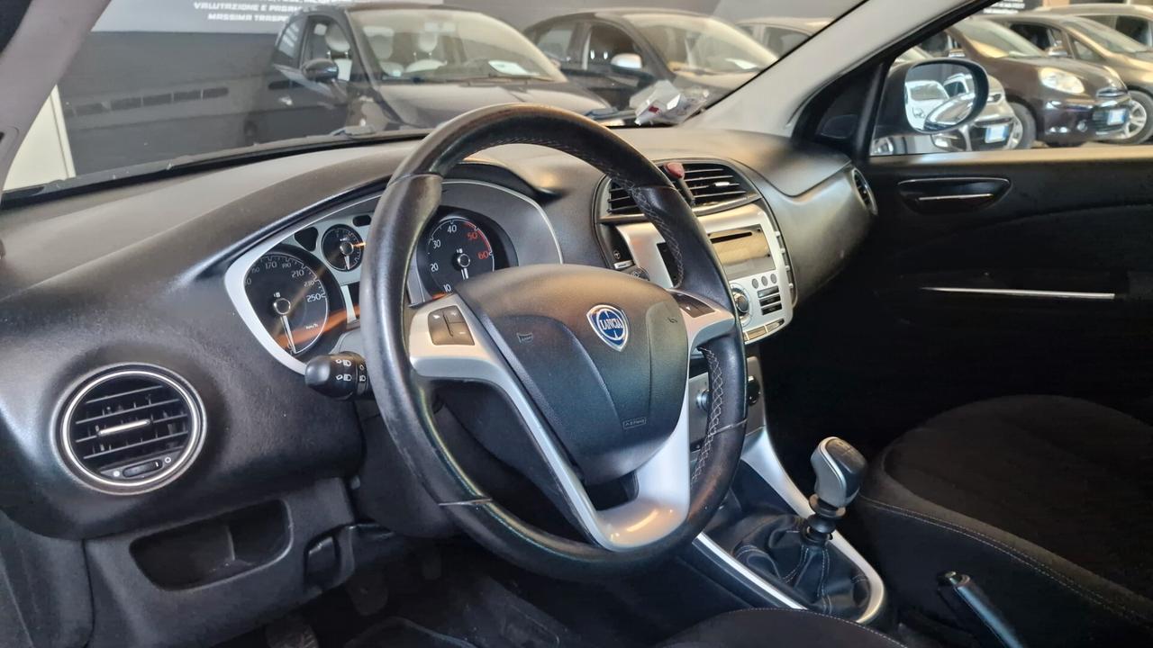 Lancia Delta 1.6 MJT DPF Silver
