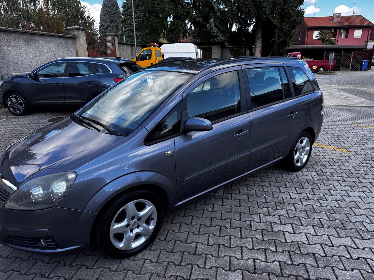 Opel Zafira 1.6 16V GPL gancio traino 7 posti