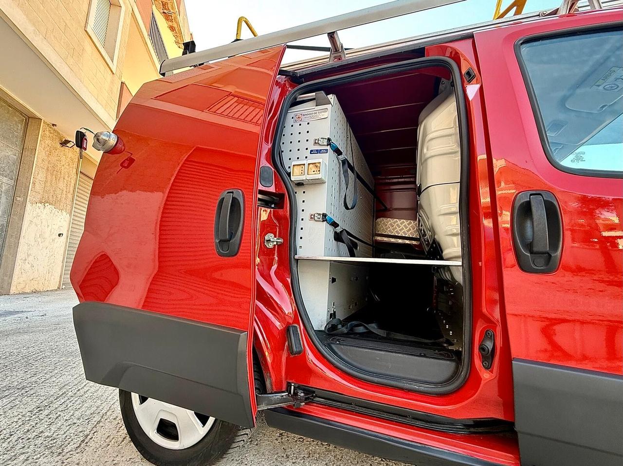 Fiat Fiorino 1.3 MJT Cargo Adventure 2017