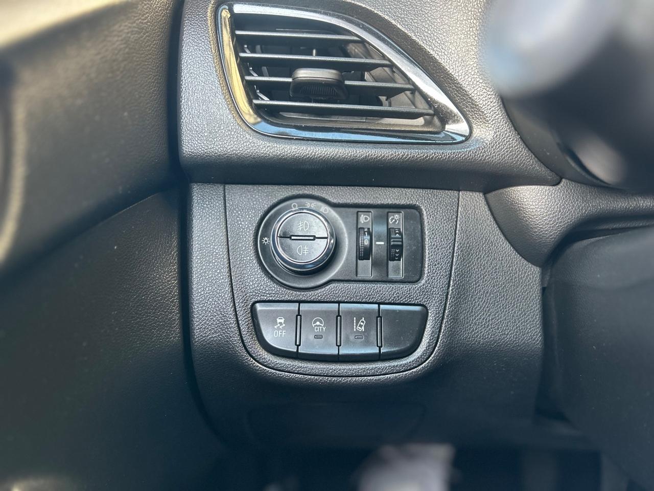 Opel Karl 1.0 75cv N-Joy EURO 6*90.000KM*NEOPATENTATI*