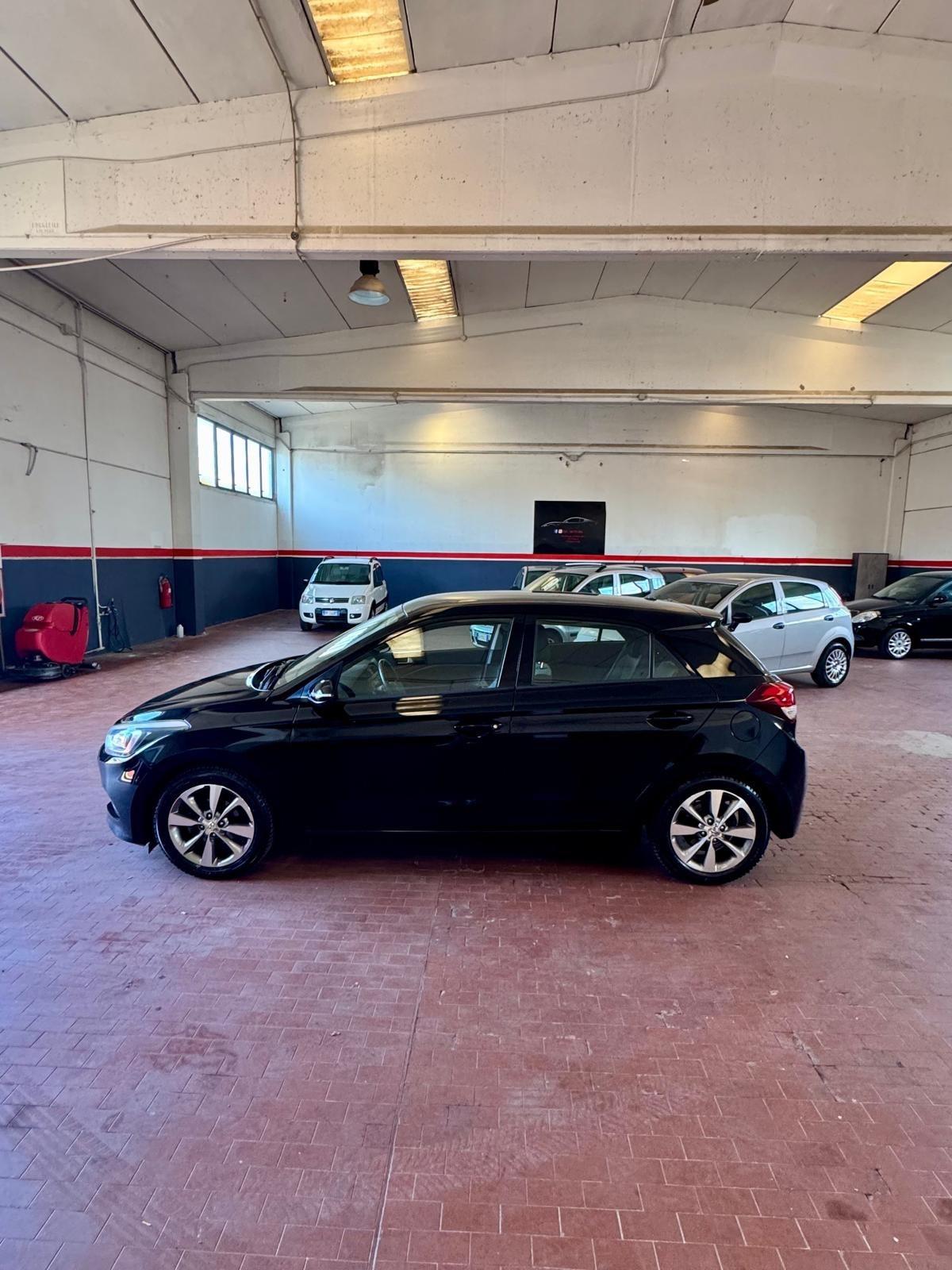 Hyundai i20 1.2 MPI MT GPL Connectline