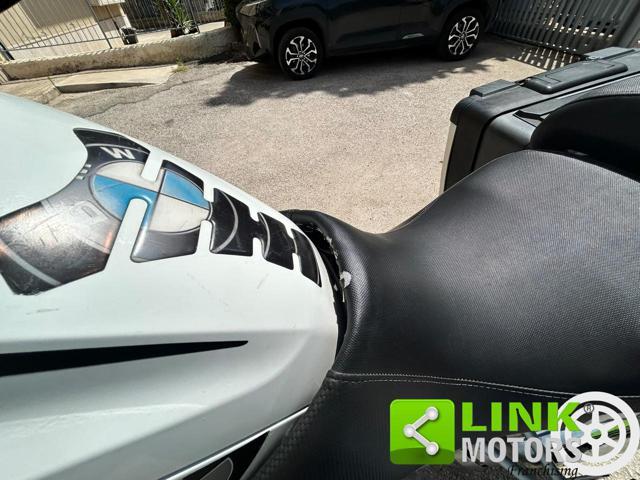 BMW R 1200 GS .