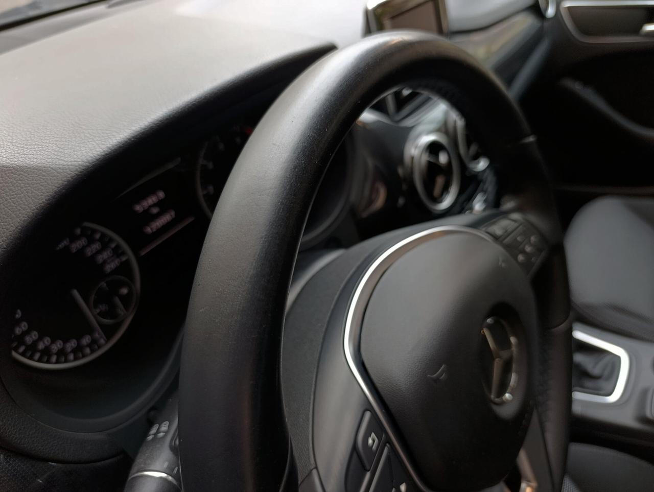 Mercedes-benz B 180 Executive Euro 6 Navi/Bluetooth/Led/Sensori