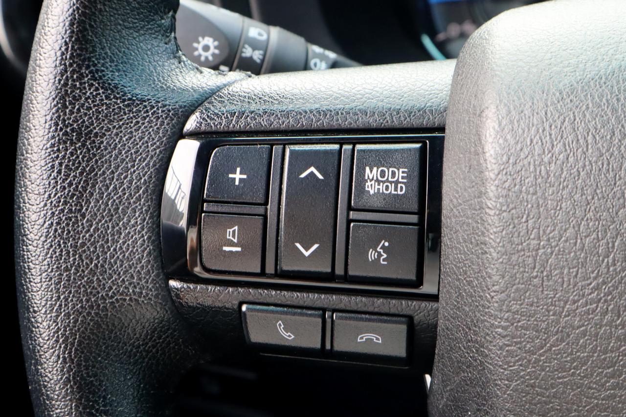 Toyota Hilux Toyota Hilux 2.8 D 204 CV DoCab 4x4 Aut Invincible 39900 + IVA