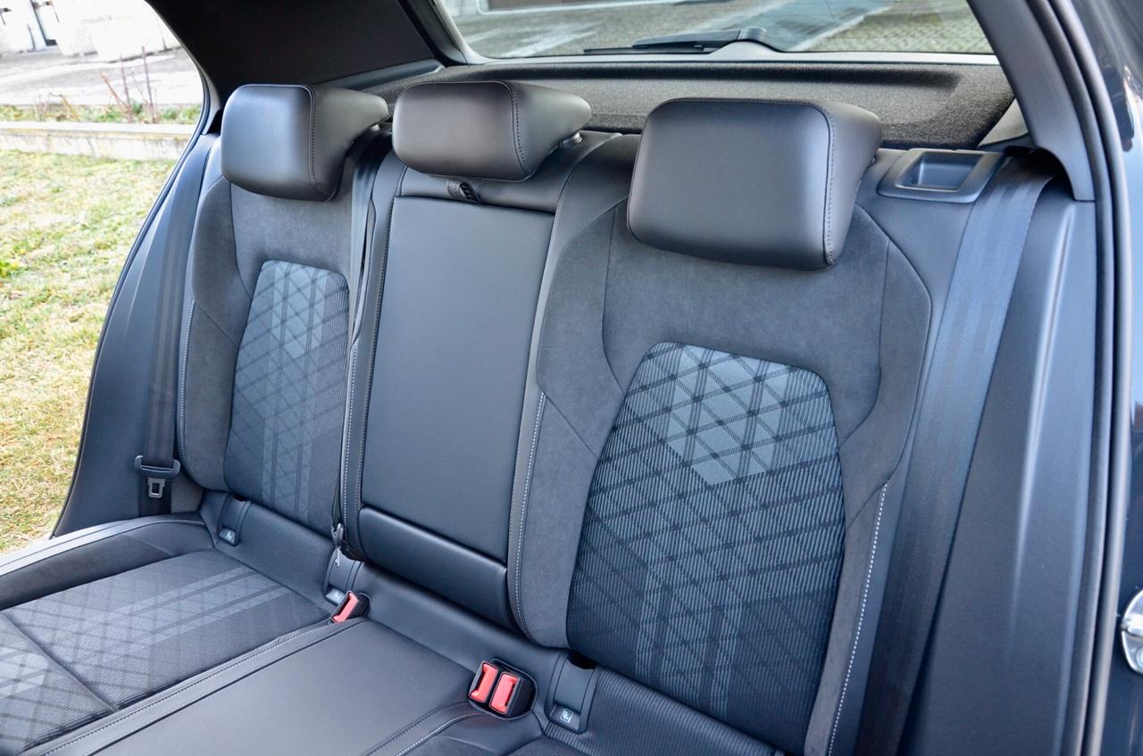 VOLKSWAGEN GOLF 1.5 ETSI R-LINE PLUS 150cv DSG, PARI AL NUOVO, GARANZIA VW, UNICOPROPRIETARIO, UFF ITALIANA, MATRIX, APPLE ANDROID, 18", PERMUTE