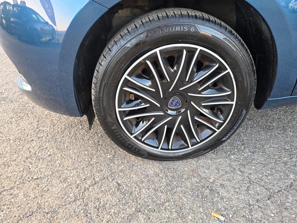 Lancia Ypsilon 1.0 FireFly 5 porte S&S Hybrid Silver Plus