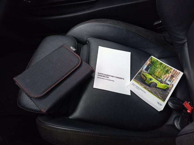 MINI Mini 1.5 Cooper Essential Cabrio