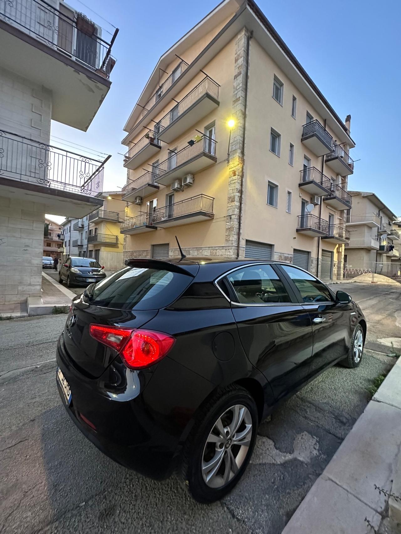 Alfa Romeo Giulietta 1.6 JTDm-2 105 CV Distinctive