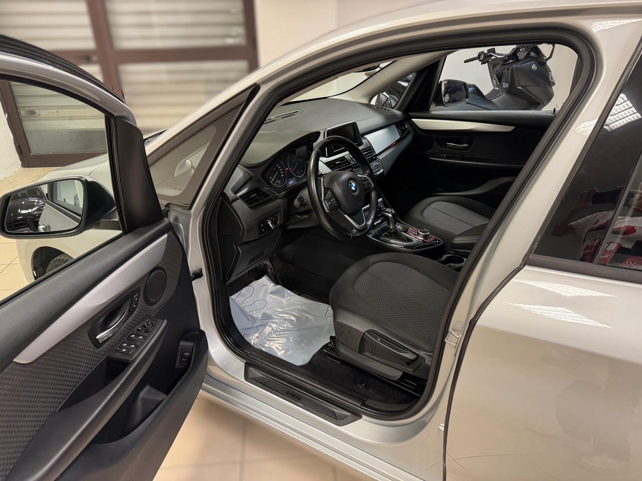 Bmw 2er Active Tourer 218d Advantage