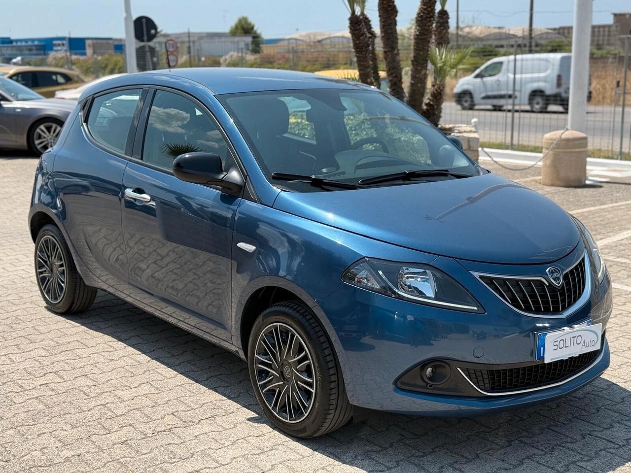 Ypsilon 1.0 5 porte S&S Hybrid Gold Blu Eleganza