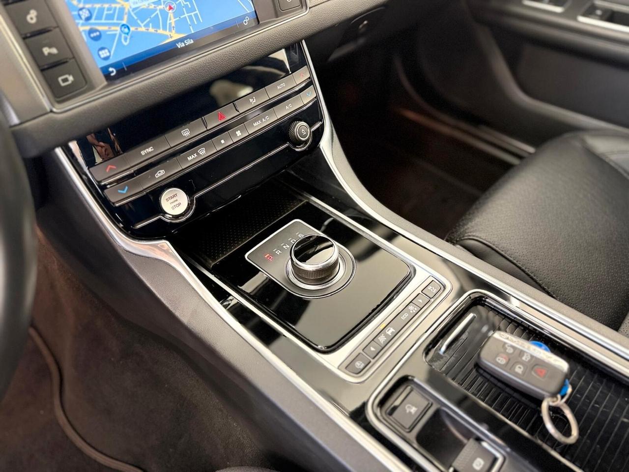 Jaguar XF 2.0 D 240 CV aut. Prestige