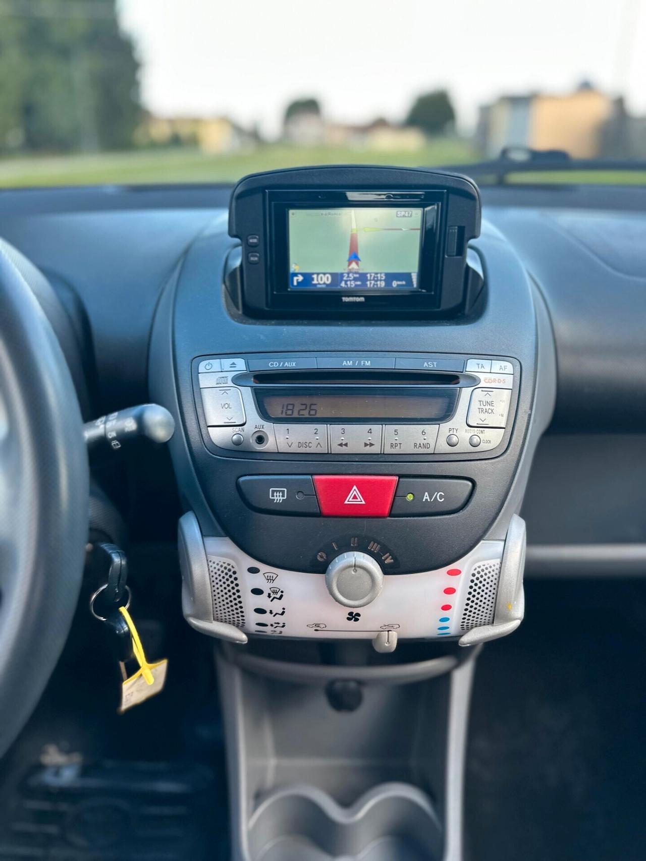 Toyota Aygo 1.0 12V VVT-i 5 porte Deep Ocean Connect