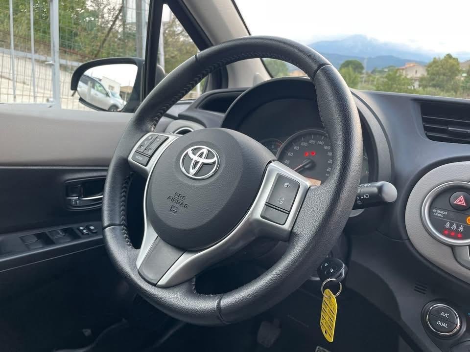 Toyota Yaris 1.4 D-4D 5 porte Lounge