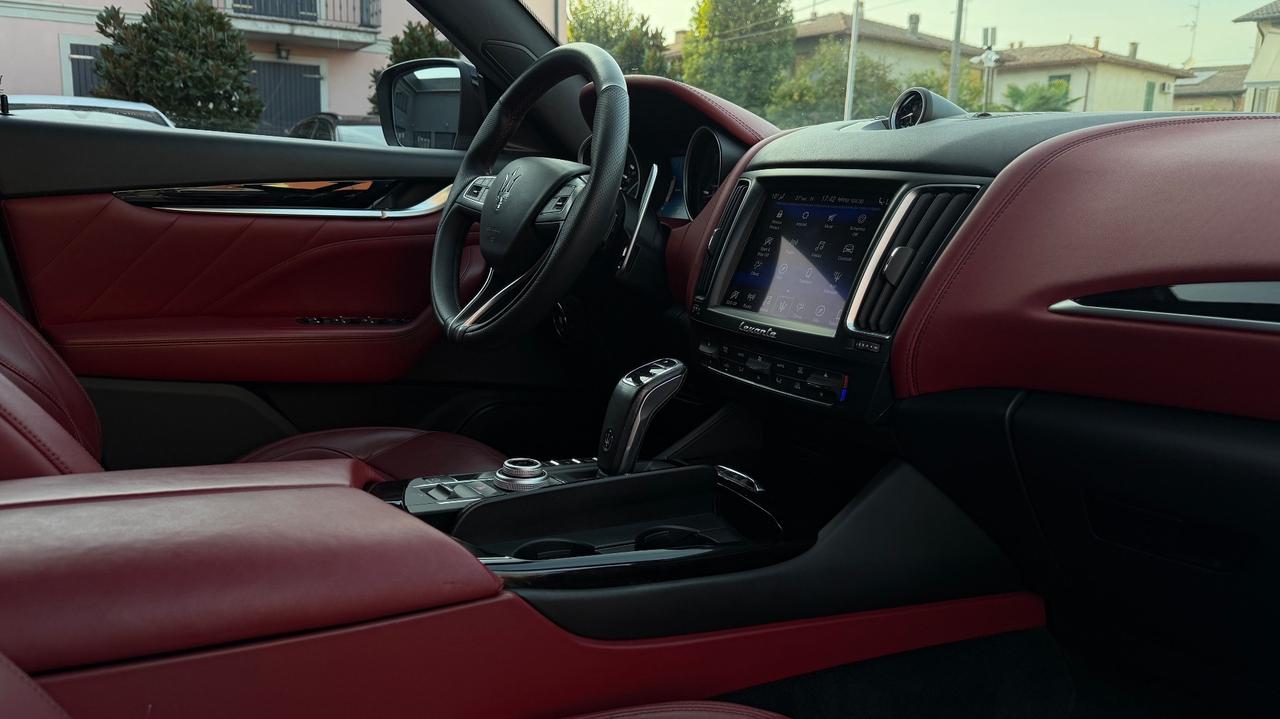 MASERATI LEVANTE 3.0 GRANSPORT Q4 V6 275CV - FULL LED, PELLE, SOSPENSIONI REGOLABILI, SEDILI ELETTRICI