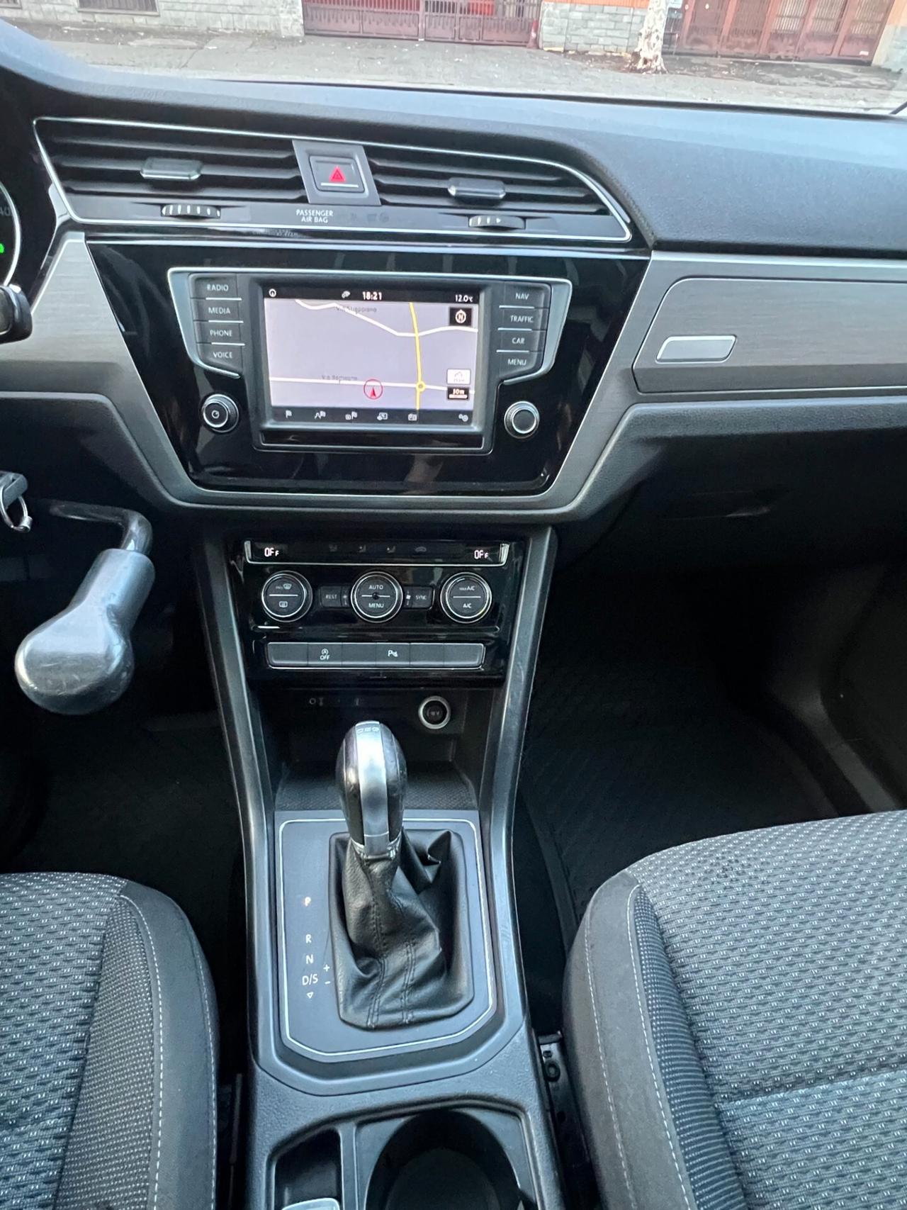VW TOURAN 7 POSTI CAMBIO AUTOMATICO CON COMANDI PER DISABILI