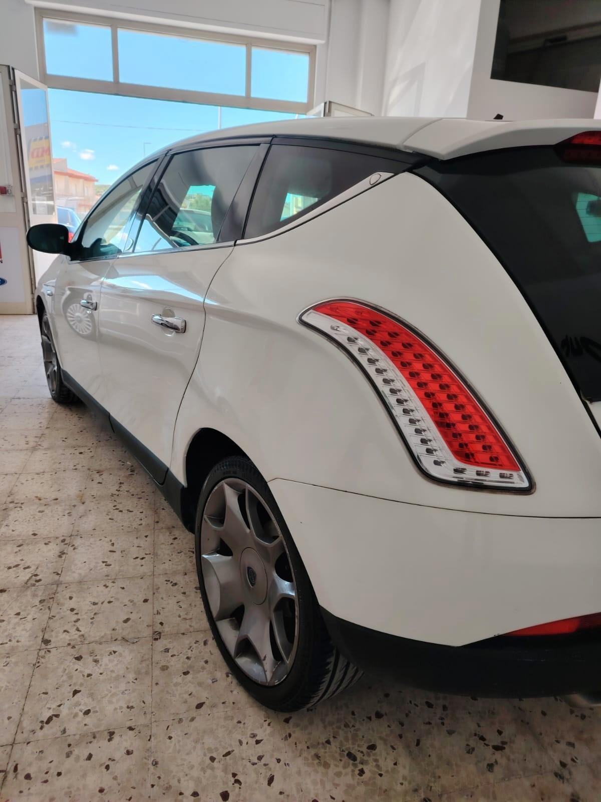 Lancia Delta 1.6 MJT DPF Silver 120 cv