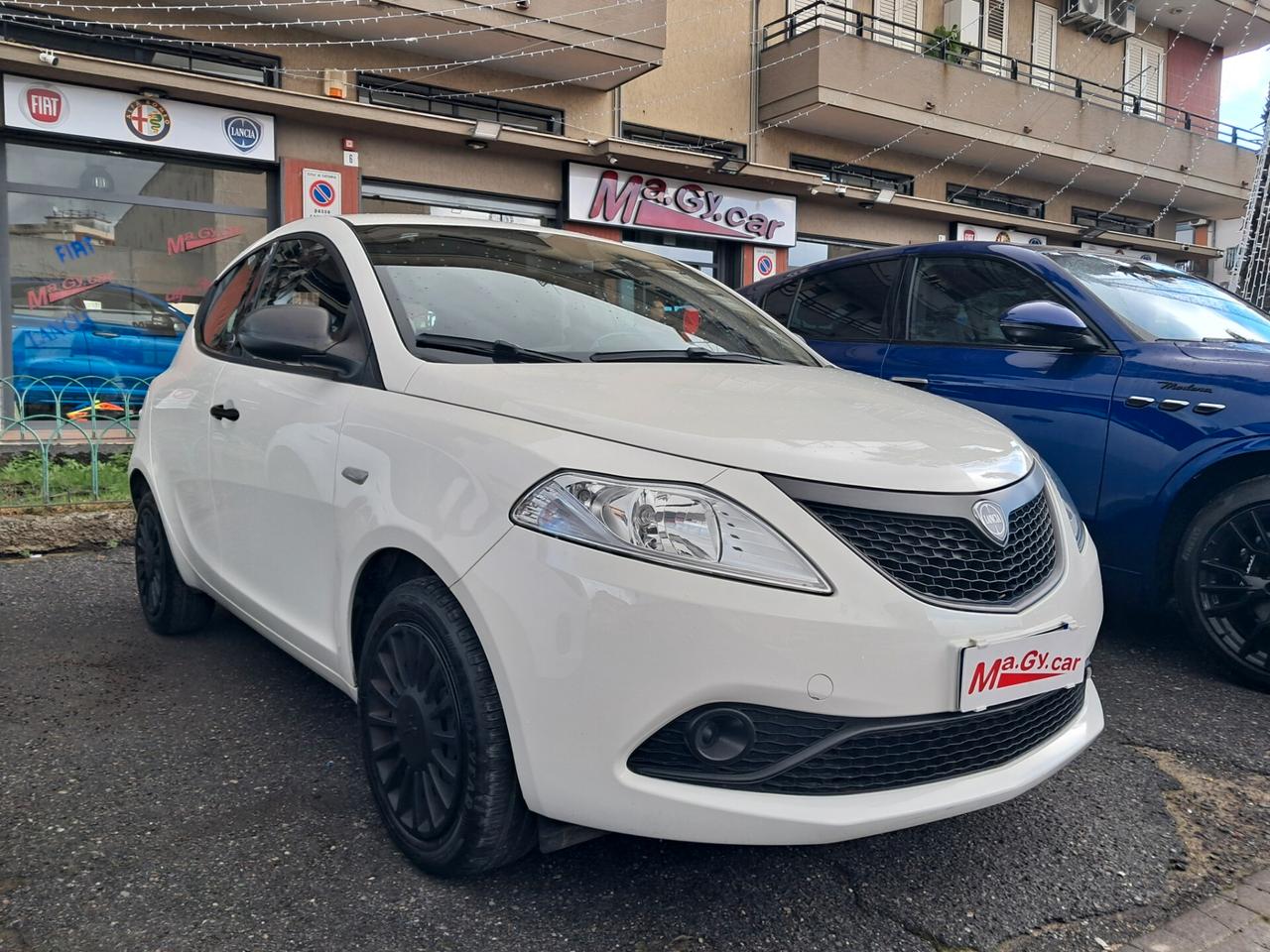 Lancia Ypsilon 1.0 FireFly Hybrid 70 cv Silver