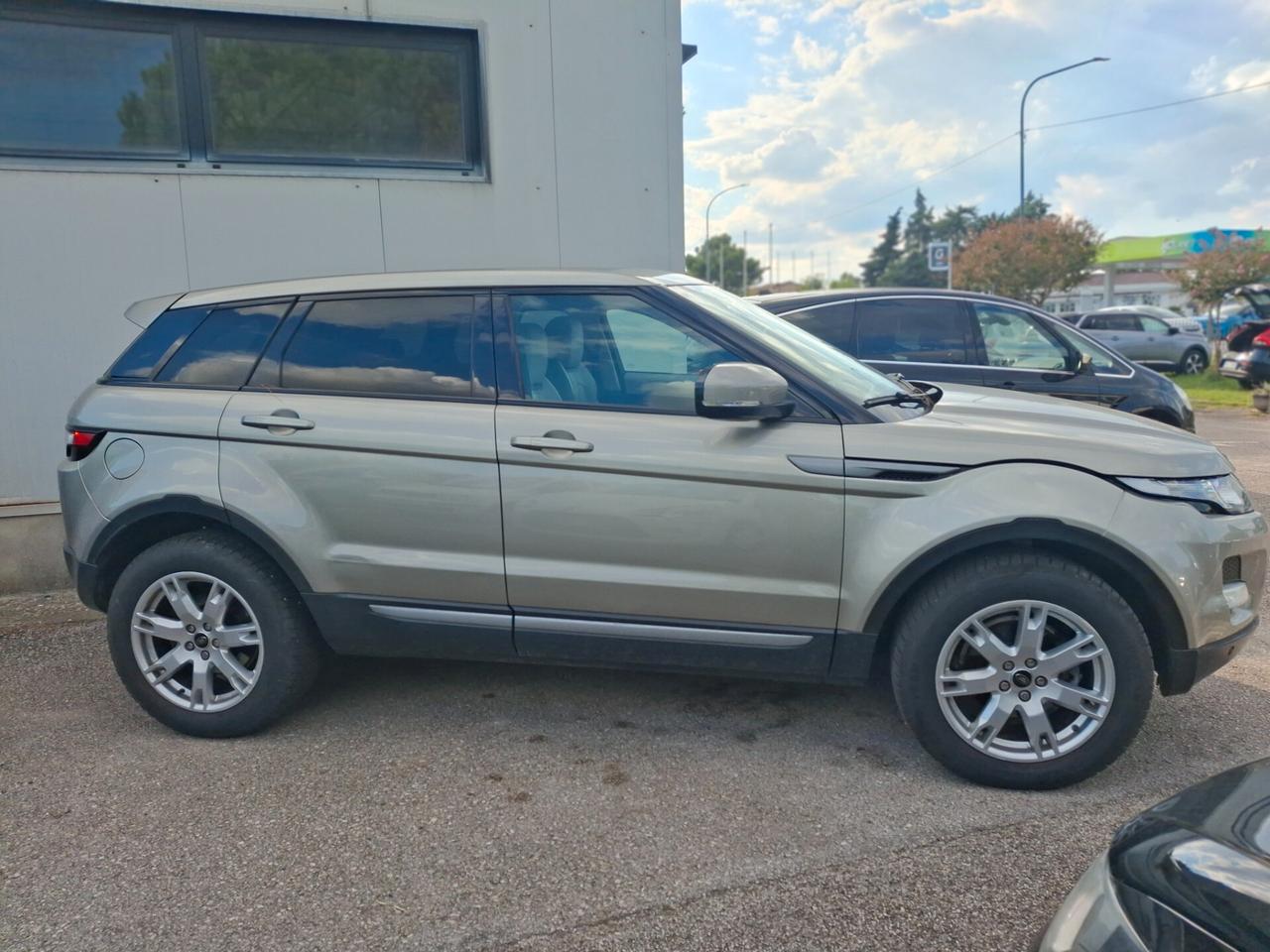 Land Rover Range Evoque 2.2 TD4 5p. Dynamic