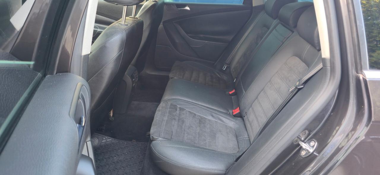 Volkswagen Passat 2.0 16V TDI 4mot. Var. Sportline