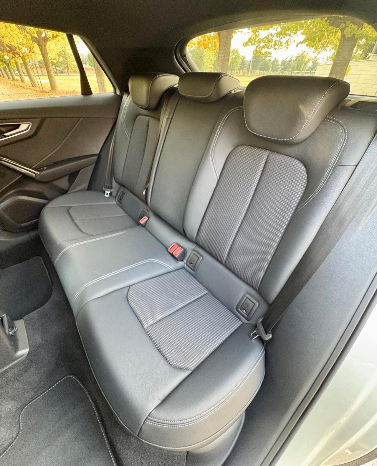 Audi Q2 35 TDI S-tronic S-line Identity Black