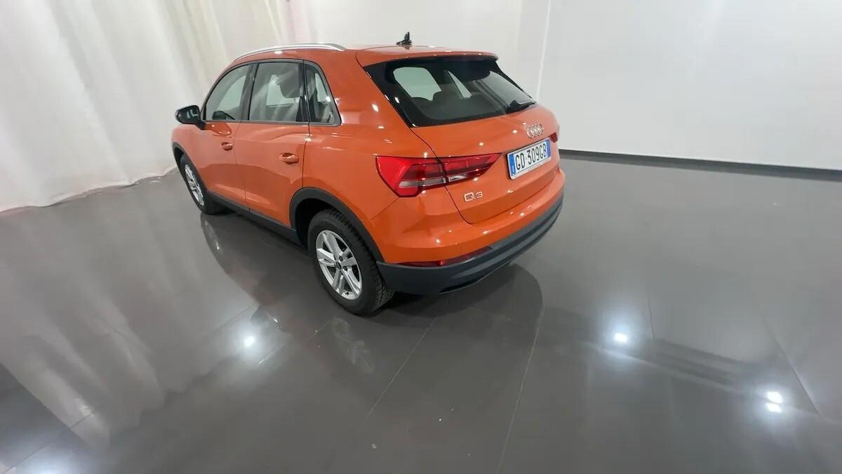 Audi Q3 35 TDI S tronic Business