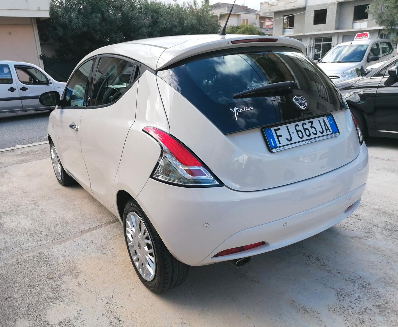 Lancia Ypsilon 1.2 69 CV 5 porte Gold