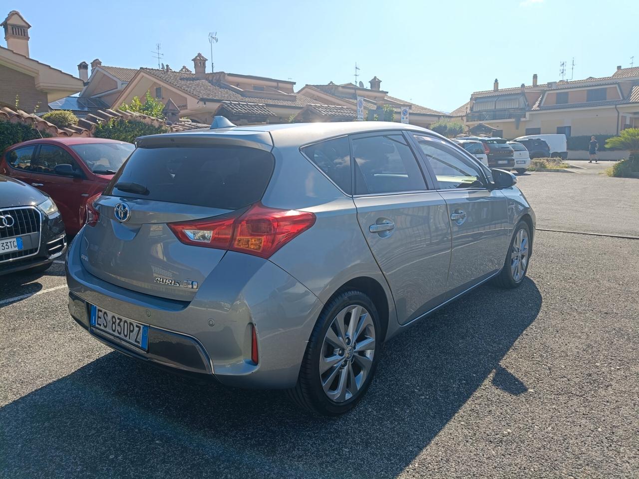 Toyota Auris 1.8 Hybrid Lounge