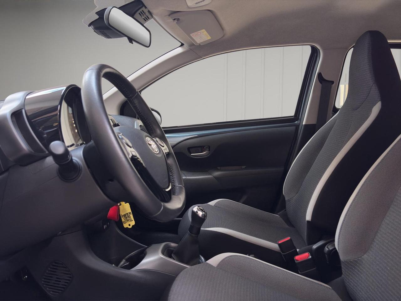 Toyota Aygo 5p 1.0 x-play 72cv
