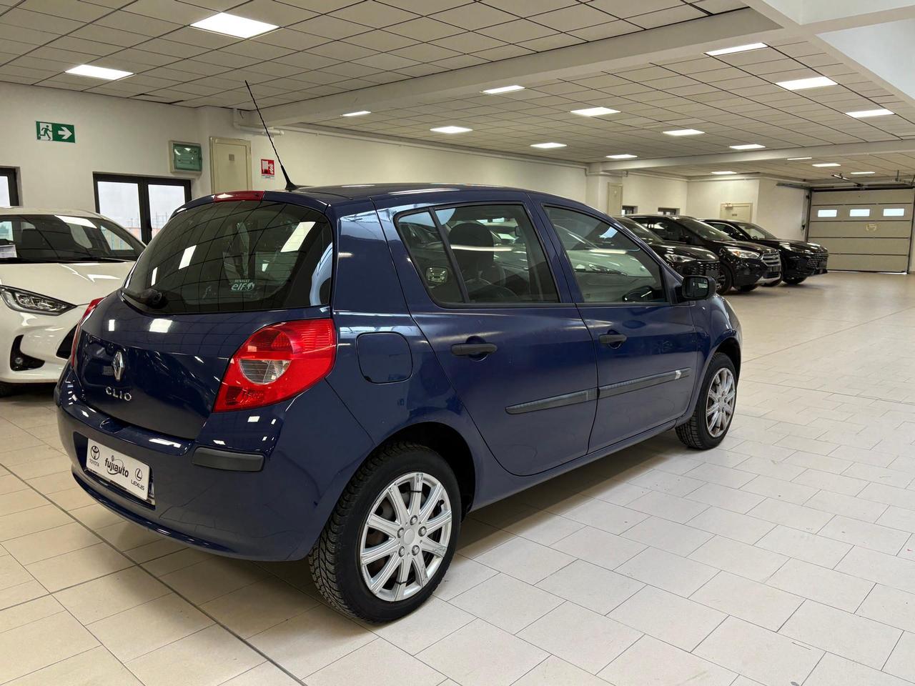 Renault Clio 5p 1.2 16v (pack) 65cv